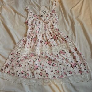 Elegant Floral Lace Mini Dress